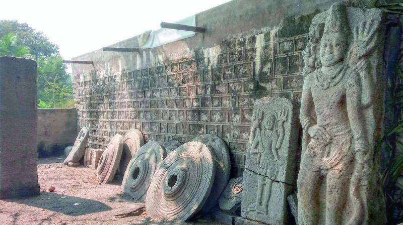 The littered sculptures at Kolanupaka. The memorial stones have been well preserved for more than 1,000 years.