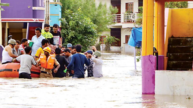 Tunga river enters Shivamogga, many families evacuated
