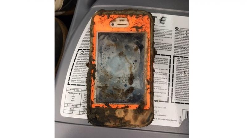 Daniel Kalgren, a mechanical engineer who resides in Western Pennsylvania told BuzzFeed News that he was treasure hunting with his metal detector in the empty lake basin in October when he found an iPhone buried 6-inches deep in mud and clay.(Image: Daniel Kalgren)