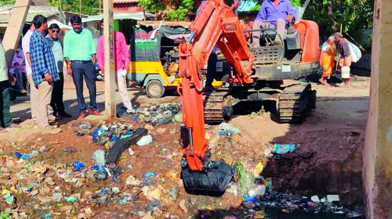 Nellore: 400-kg plastic covers seized