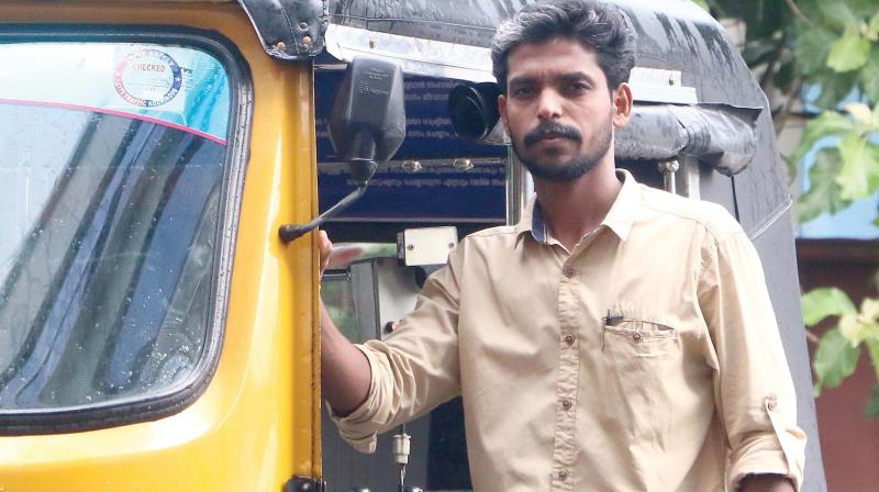 Kozhikode: Man in â€˜autoâ€™ mode to serve needy