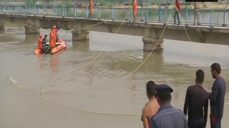 7 children missing after van carrying 29 passengers falls into canal in Lucknow