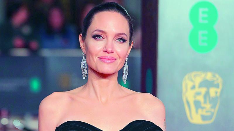 Editor Angelina Jolie stuns her fans