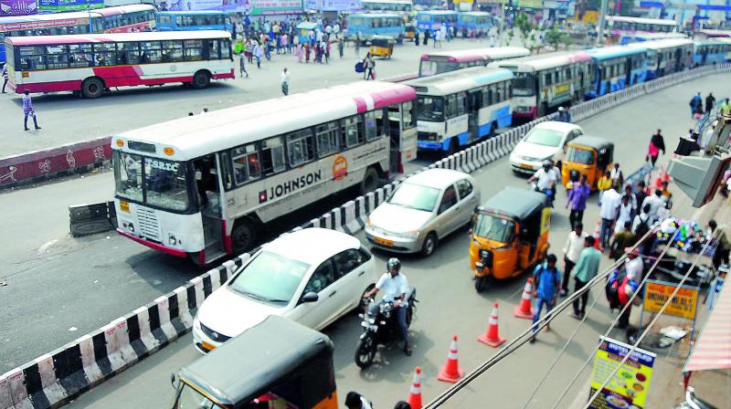 Three lanes, including one for buses, created by the traffic police in front of the Secunderabad Railway Station. 	(Photo: DEEPAK DESHPANDE)