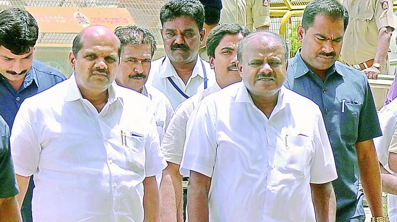 JD(S), BJP leaders meet, give new twist to crisis in Karnataka