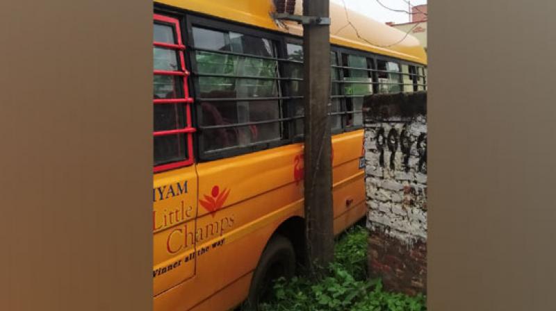 AP: School children have narrow escape in bus accident