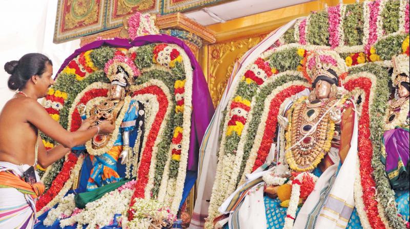 Thanjavur: Hundreds witness Shiva-Parvathi wedding