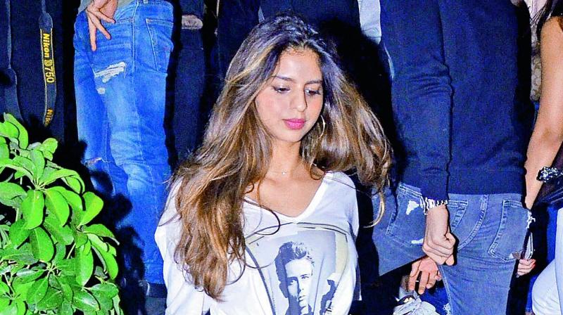 Shah Rukh Khan\s daughter Suhana Khan looks like a stunning filmmaker; See pics
