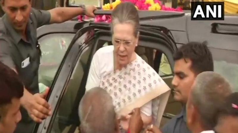Sonia, Priyanka makes first visit to Raebareli after win, to hold review meeting
