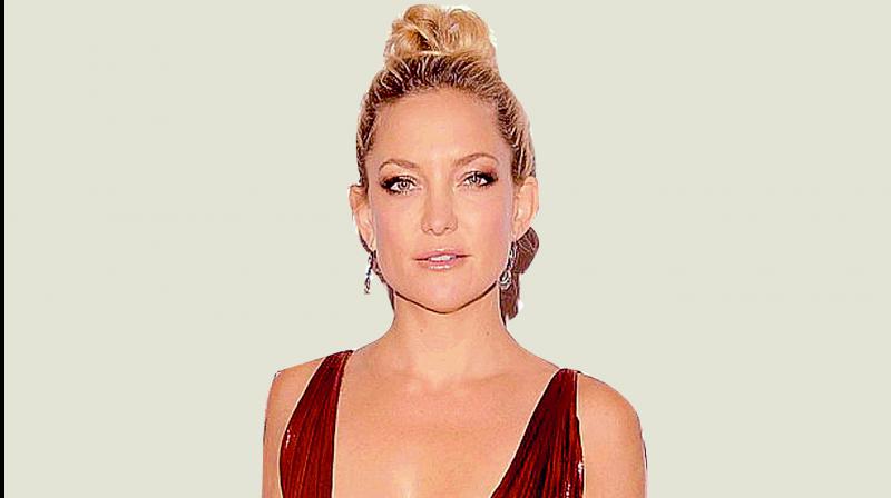 Kate Hudson bares it again