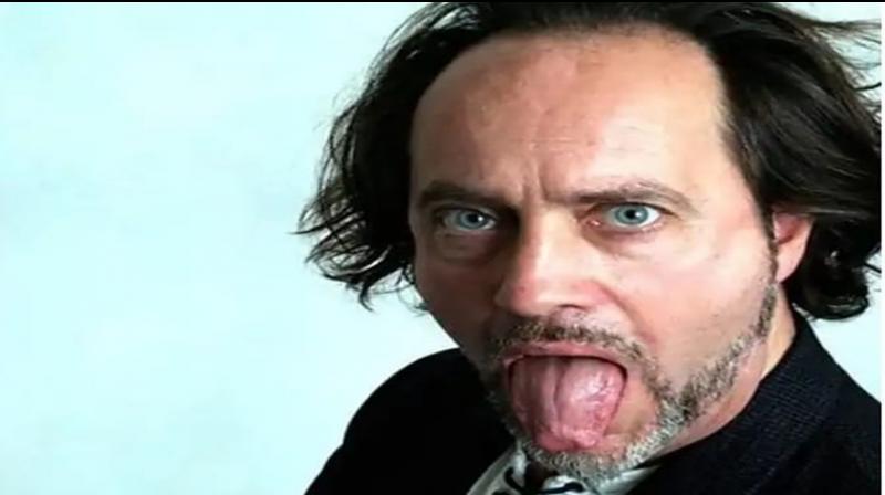 British comedian Ian Cognito dies on stage during his act