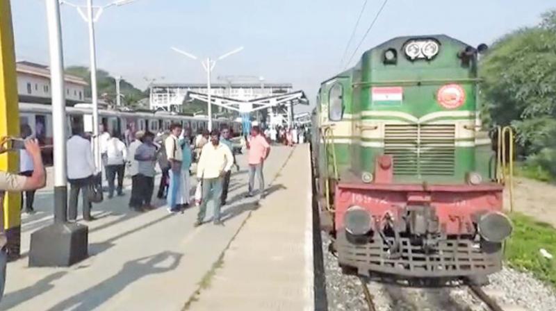 Kanchipuram revenue officers try to seize train