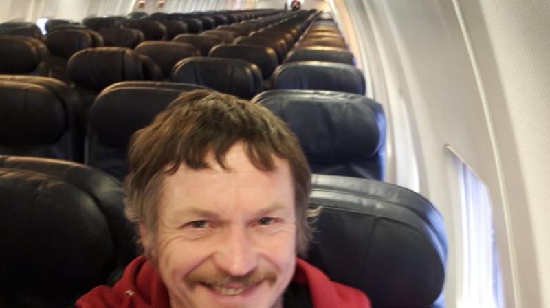 Man flies solo to Italy on Boeing 737-800