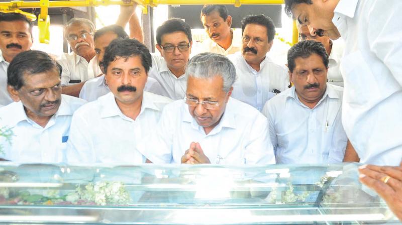 Thousands pay homage to KM Mani in Kottayam