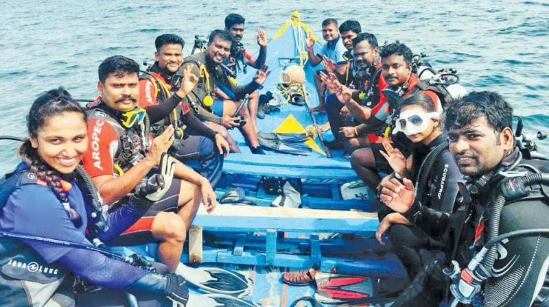 Rameswaram: Scuba divers remove 25 kg plastics from under sea