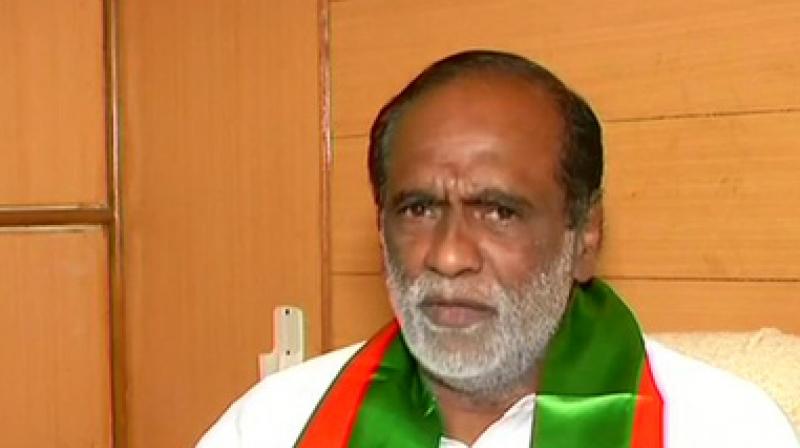 Telangana BJP president ends hunger strike after five days