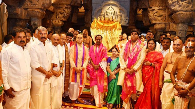 K Chandrasekhar Rao performs \pooja\ at famous Lord Balaji temple
