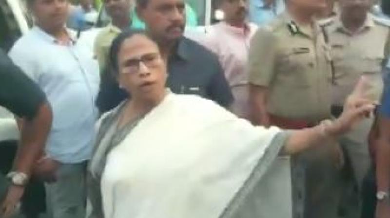 People chant \Jai Shri Ram\, Mamata calls them criminals