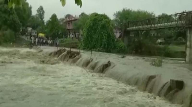 Multiple roads blocked as rivers overflow due to heavy rains in MP\s Dewas