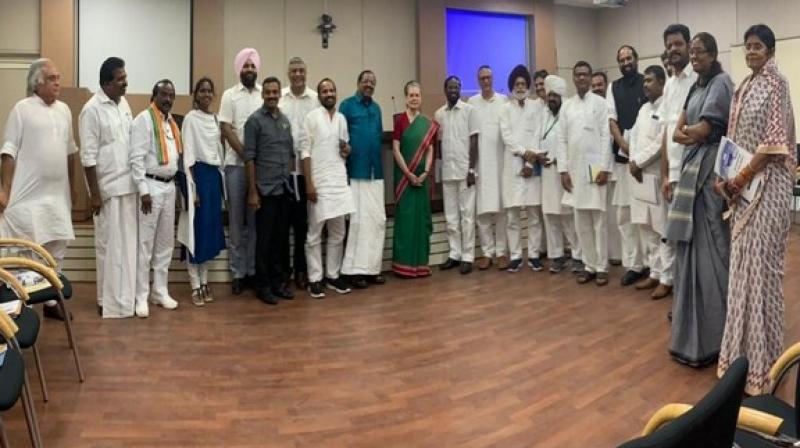 Sonia, Rahul meet first time Congress MPs at orientation programme