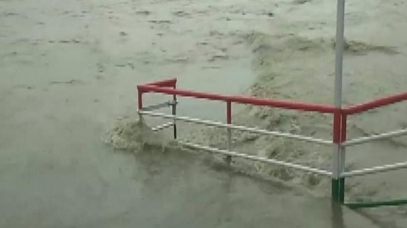 Rishikesh: Ganga close to danger mark due to heavy downpour