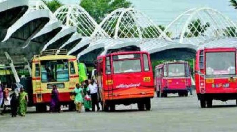 Thiruvananthapuram: 6 buses of city school attacked by goons