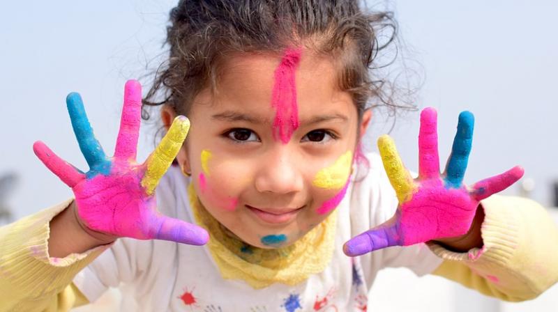 Apple shows you how to celebrate this Holi with iPhone