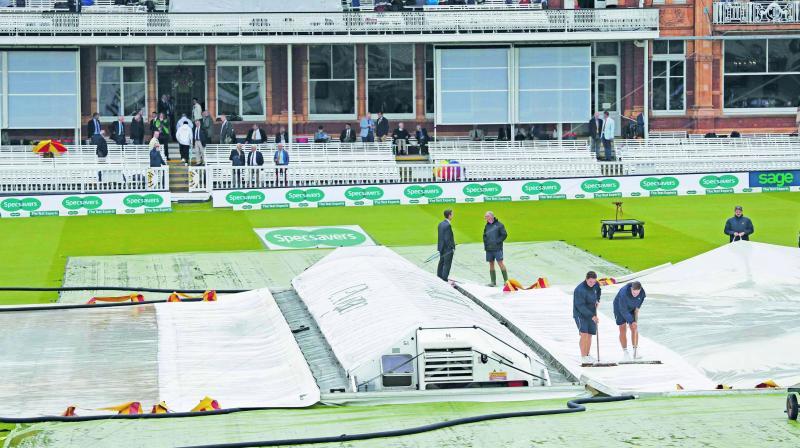 Rain washes out 1st day at Lordâ€™s