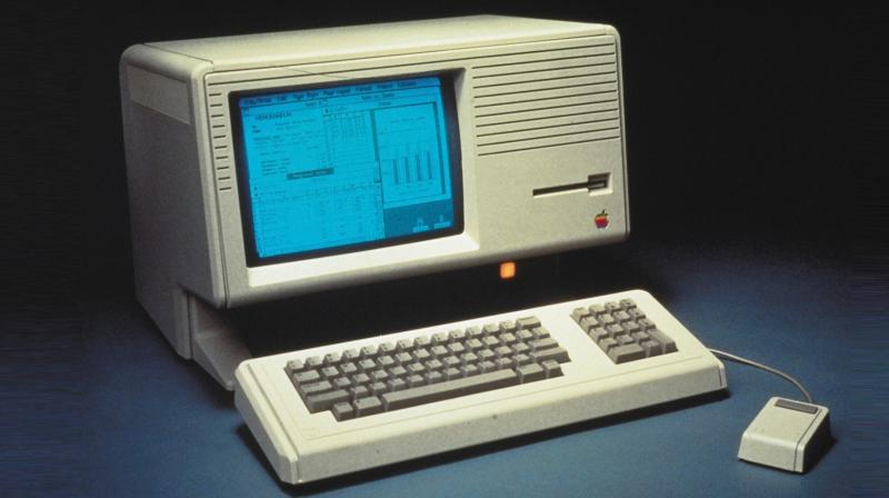 The computer measured roughly the size of a Window AC and was powered by a 5MHz Motorola 68000 CPU, 1MB RAM and a 5MB hard disk. (Photo: mac-history.net)