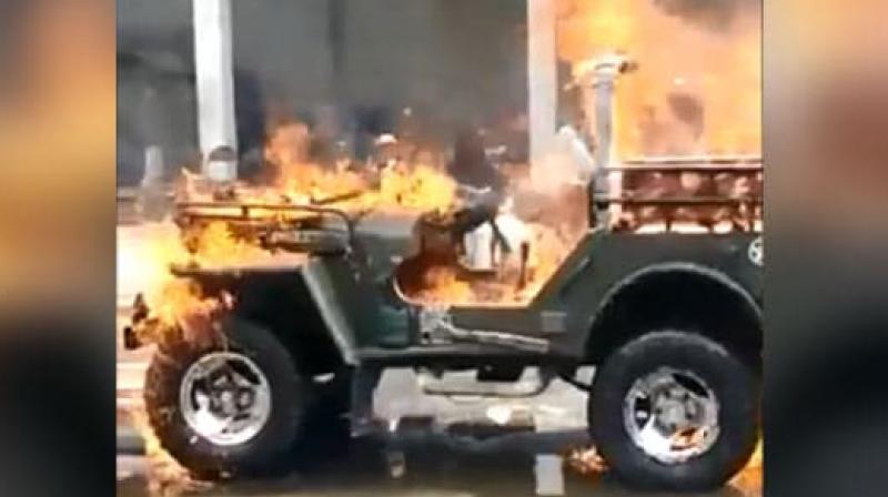 Caught on cam: Gujarat man set jeep on fire after â€˜it didn\t startâ€™, friend records
