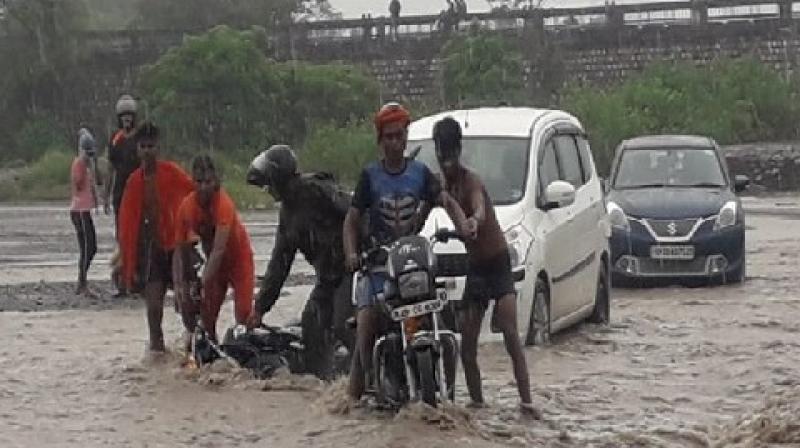Kanwarias stuck in Uttarakhand river, rescued
