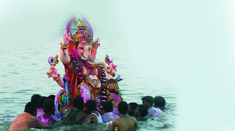 Mumbai: Sky in eye, 50,000 cops on ground for Ganesh immersion
