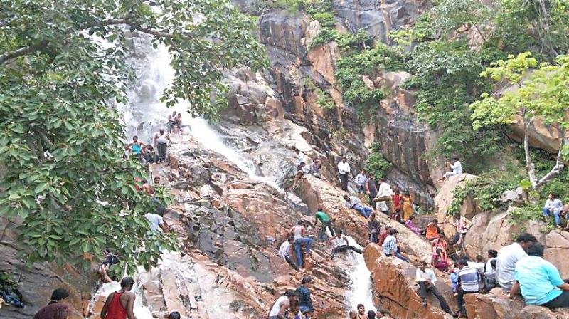 During the holiday season, the waterfalls turn into a busy picnic spot. (Photo: DC)