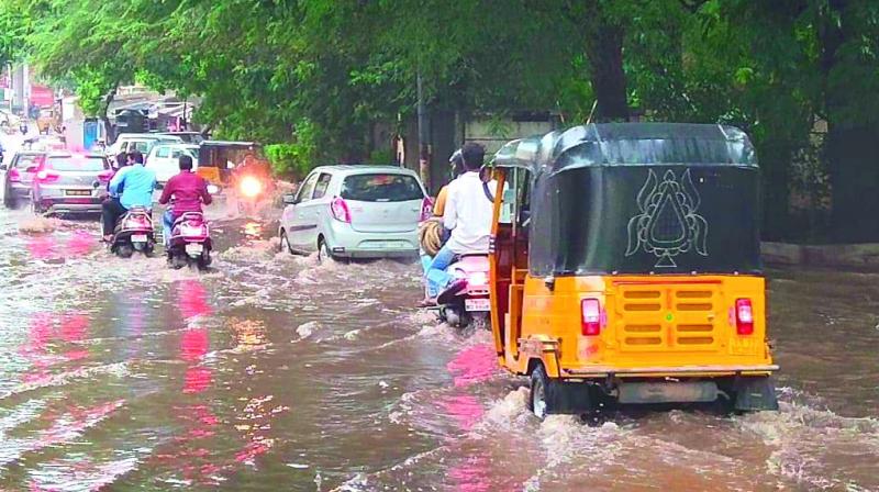 Hyderabad: Padmaraonagar roads go under drain water