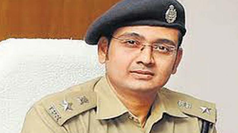 Thrissur: Plaint against police commissioner Yathish Chandra for touching jumbo