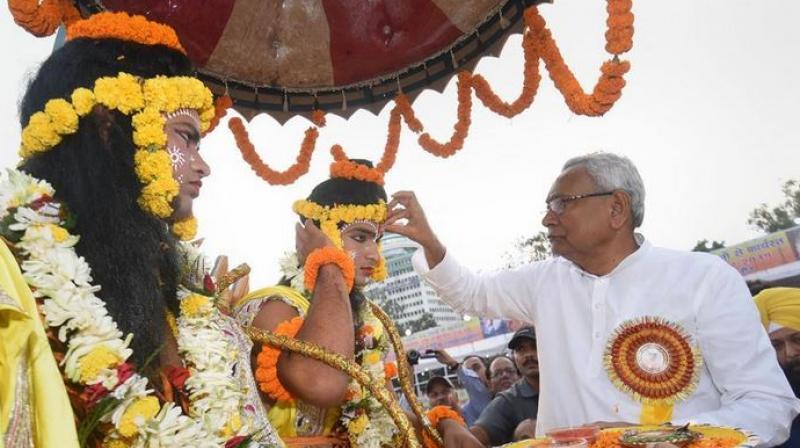 At Dussehra event in Patna, no BJP leader shares dais with CM Nitish Kumar