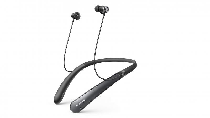The neckband comes with 4 in-built microphones, with uplink noise cancellation technology to better voice clarity.