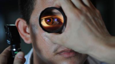 Most retina cameras use white light, which is why pupil-dilating eye drops are needed. (Photo: Pixabay)