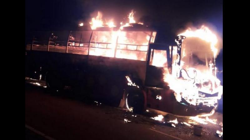 Narrow escape for passengers as bus catches fire in Andhra\s Kurnool