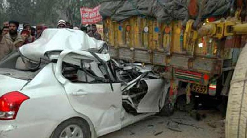 The truck rammed into the vehicle waiting for the signal to change. Arun 25 and Salauddin 32, who were the passengers in an auto rickshaw sustained minor injuries. (Representational Image)