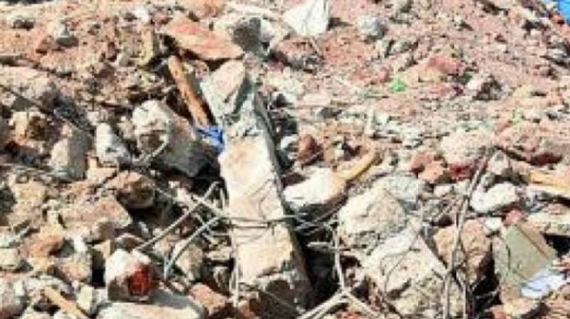 2 dead, 1 hurt in building collapse at Kovai station