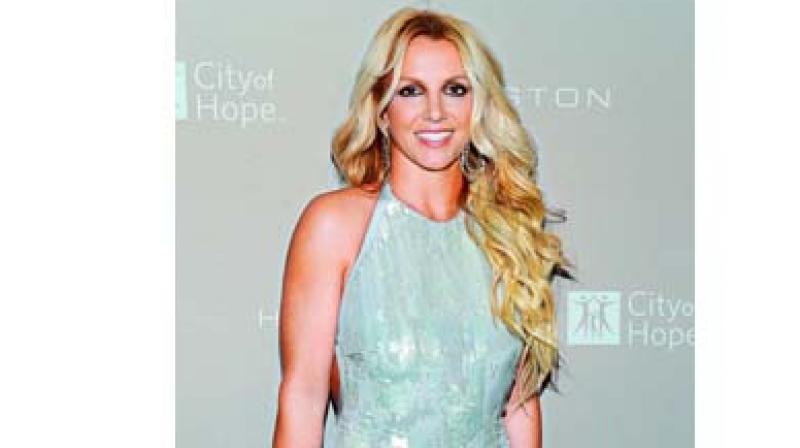 Britney Spears using mom to get more freedom