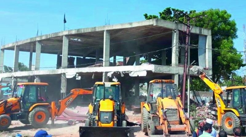 40 structures demolished in Mir Alam Tank area