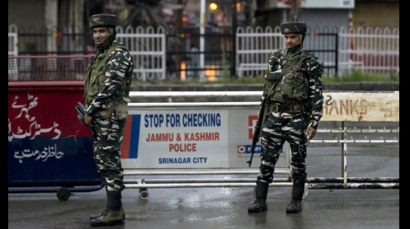 Srinagar hit with massive traffic, some shops open in morning hours