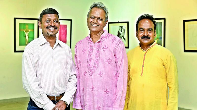 left to right: Artists Vijay Nagvekar, Vijay Hagargundgi  and Baburao H.