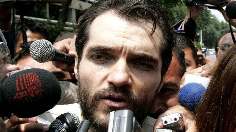The detained Argentine businessman Carlos Ahumada was filmed in 2004 giving bundles of money to Lopez Obradors main ally in the City Council, Rene Bejarano. (Photo: AP)