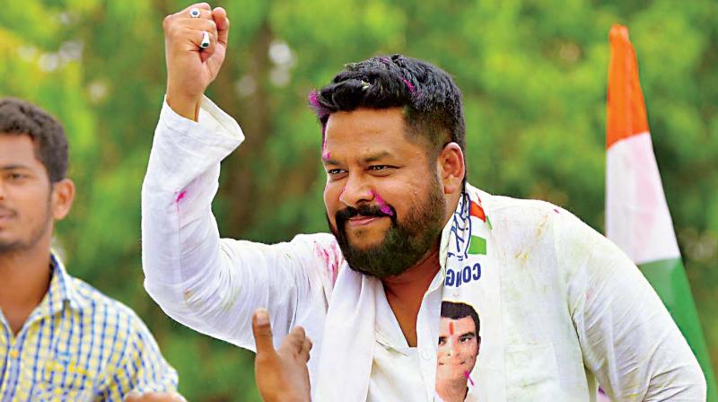 Ballari: Rebel Cong leader Nagendra to join BJP after brother makes the switch