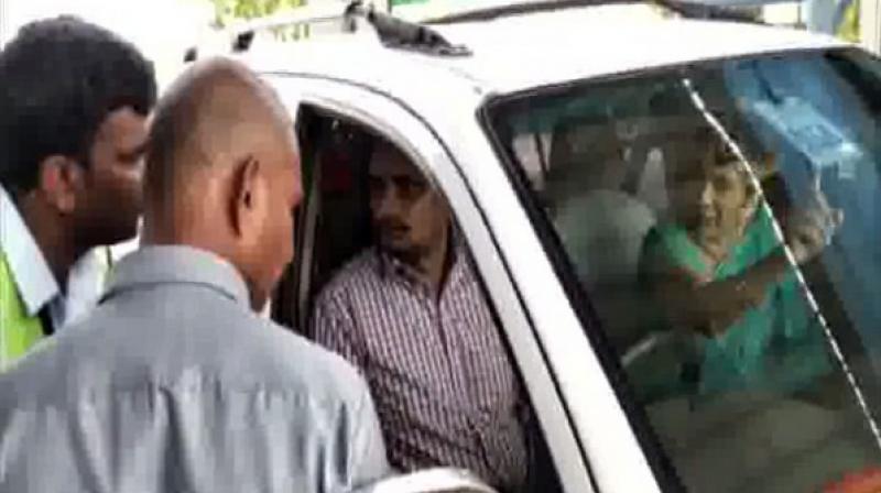 AP minister\s wife argues with toll booth staffer over fee