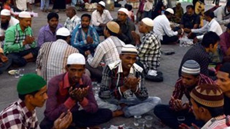 End fast with a glass of cow milk at iftars: RSS Muslim wing in UP