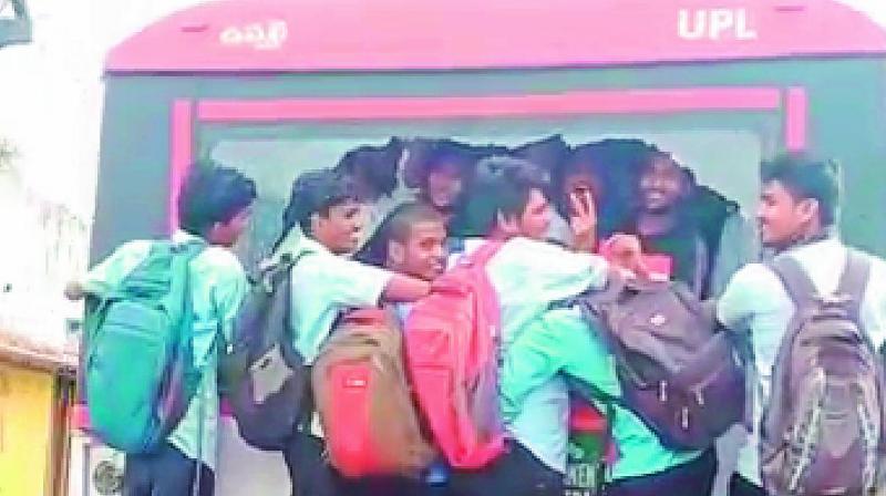 Hyderabad: Students risk lives on overcrowded bus